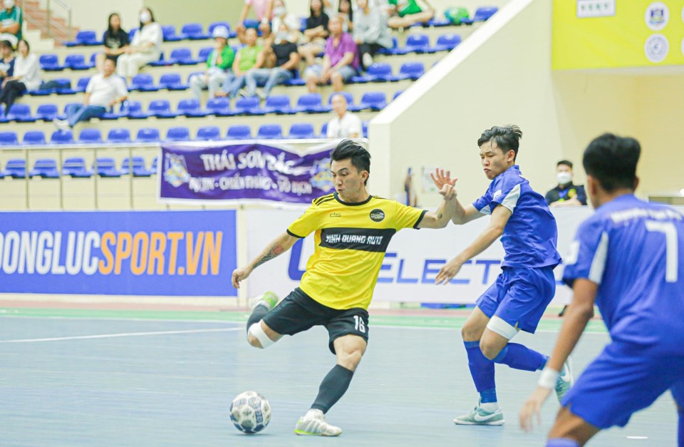 Futsal H&agrave; Nội&nbsp;hướng tới ph&aacute;t triển futsal chuy&ecirc;n nghiệp khi&nbsp;lần đầu ti&ecirc;n tổ chức Giải futsal v&ocirc; địch TP H&agrave; Nội - Cup LS năm 2022. Ảnh:&nbsp;Minh Quang Auto FC.