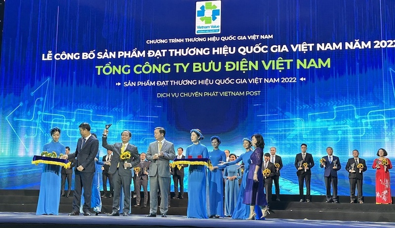 Vietnam Post được vinh danh tại Lễ c&ocirc;ng bố Thương hiệu quốc gia 2022.