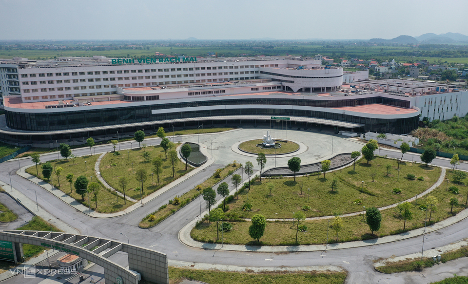 Bệnh viện Bạch Mai cơ sở 2 (ở Hà Nam) được đầu tư xây dựng quy mô lớn nhưng khó khăn trong việc đưa vào hoạt động gây lãng phí. Ảnh: Ngọc Thành