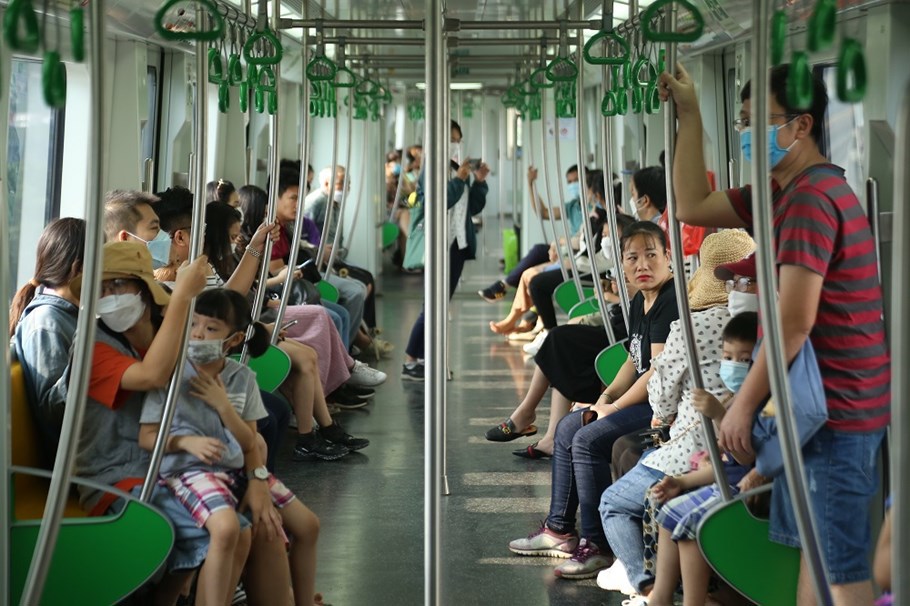 Tròn 1 năm vận hành, đường sắt Cát Linh – Hà Đông ngày càng hút khách - Ảnh 12