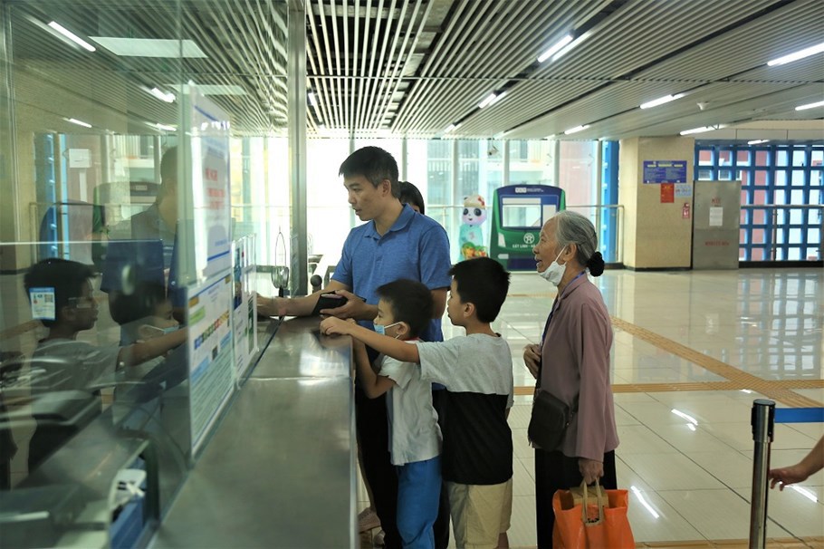 Tròn 1 năm vận hành, đường sắt Cát Linh – Hà Đông ngày càng hút khách - Ảnh 9
