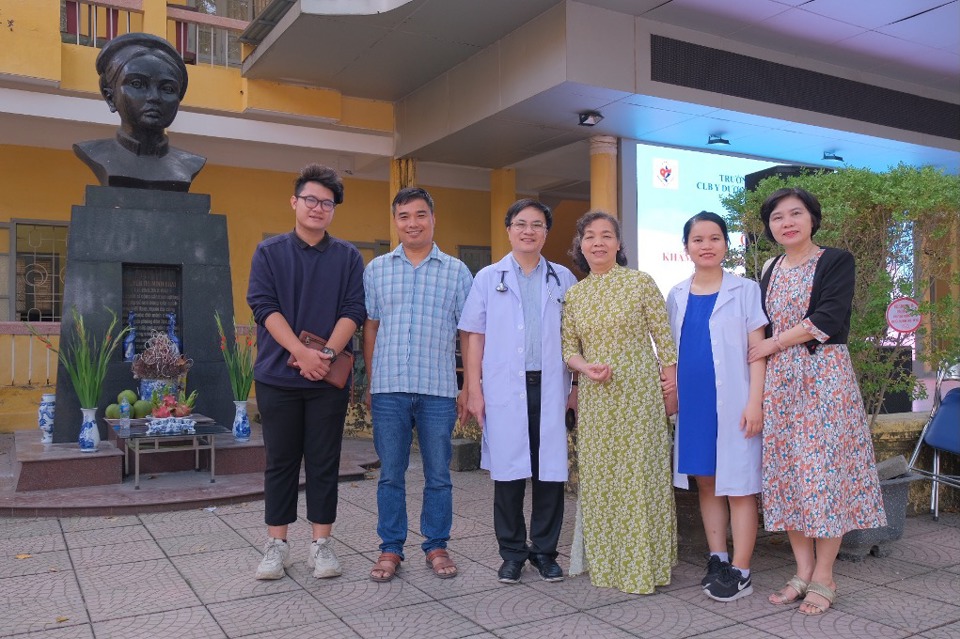 Nhiều cựu sinh THPT Nguyễn Thị Minh Khai tham gia Ban Tổ chức chương tr&igrave;nh.