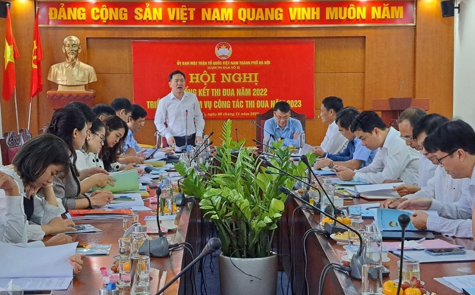 Ph&oacute; Chủ tịch Ủy ban MTTQ Việt Nam TP H&agrave; Nội Đ&agrave;m Văn Hu&acirc;n ph&aacute;t biểu