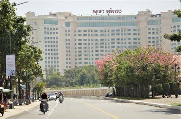 Kh&aacute;ch sạn Sockha Phnom Penh, nơi diễn ra c&aacute;c hoạt động của Hội nghị cấp cao ASEAN 2022. (Ảnh: Huỳnh Thảo/TTXVN)