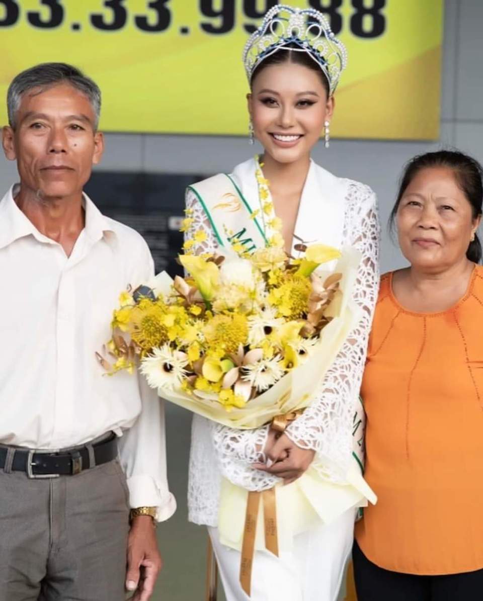 Thạch Thu Thảo sang Philippines thi Miss Earth 2022 - Ảnh 2