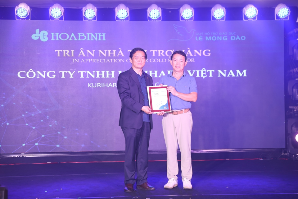 Hoa Binh Charity Golf Tournament 2022 gây quỹ hơn 2 tỷ đồng cho giáo dục - Ảnh 1