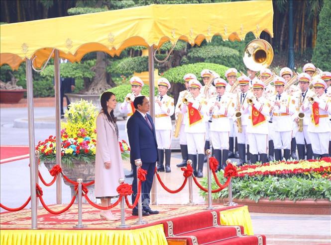 Thủ tướng Phạm Minh Chính chủ trì lễ đón Thủ tướng New Zealand - Ảnh 1
