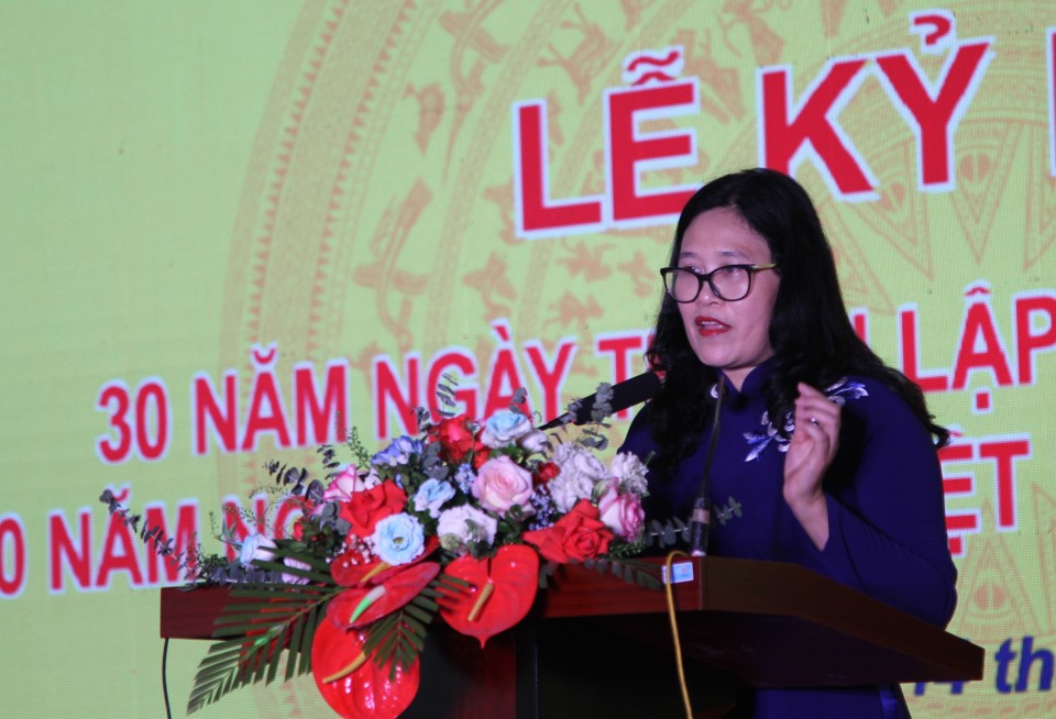 Ph&oacute; Chủ tịch UBND quận Cầu Giấy Trịnh Thị Dung ph&aacute;t biểu tại lễ kỷ niệm.