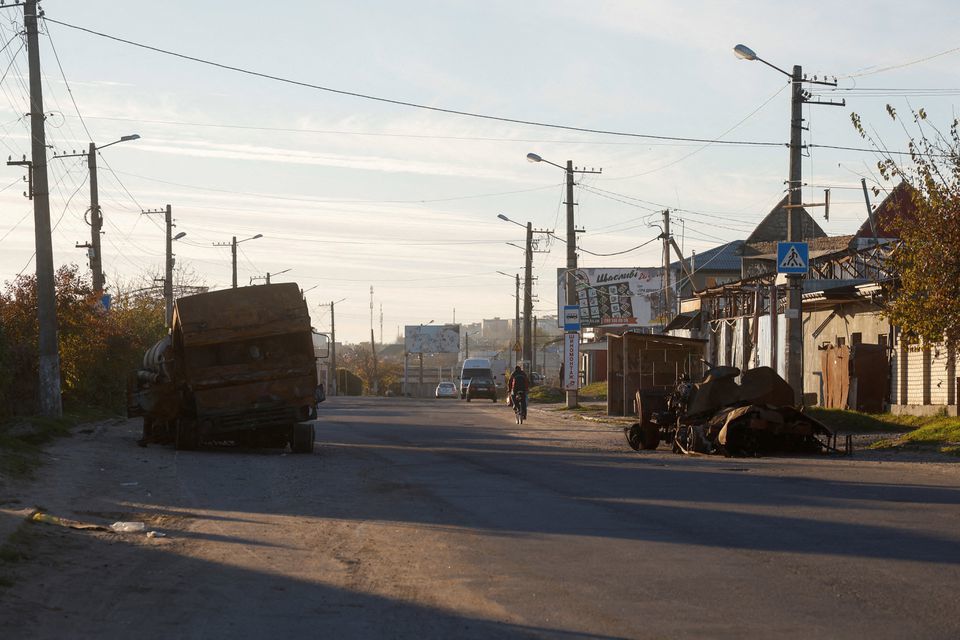 Một con phố ở Kherson, Ukraine. Photo: Reuters &nbsp;