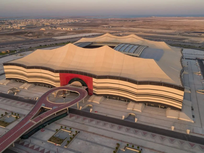 2.&nbsp;Với sức chứa 60.000 chỗ ngồi, Al Bayt l&agrave; s&acirc;n vận động lớn thứ hai tại World Cup 2022 nằm ở TP cảng ph&iacute;a bắc Al Khor.