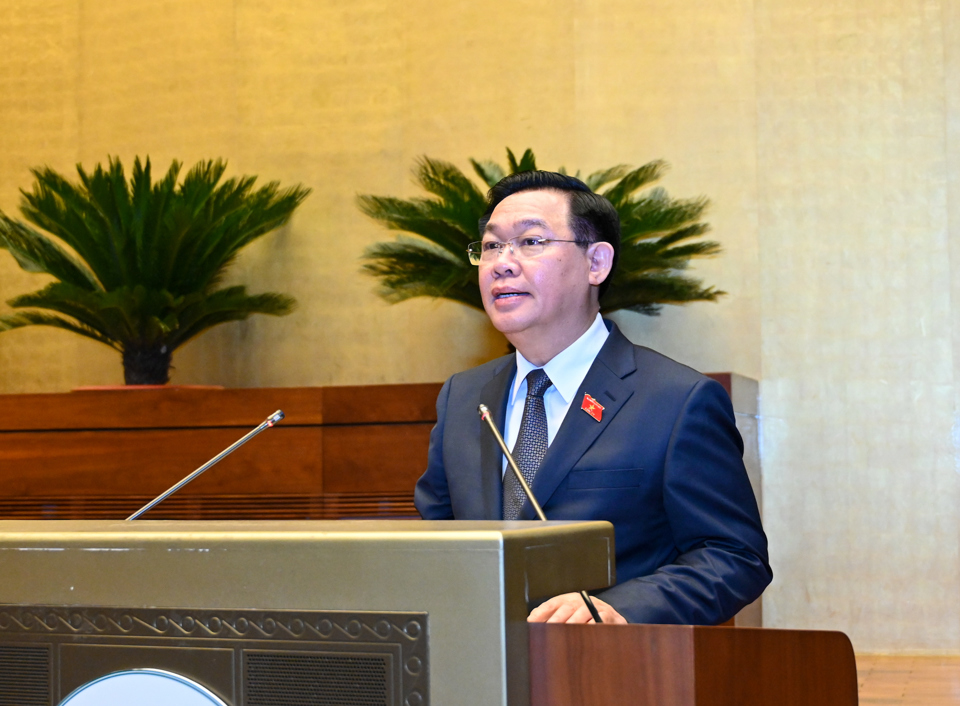 Chủ tịch Quốc hội Vương Đình Huệ phát biểu bế mạc phiên họp. Ảnh: Duy Linh