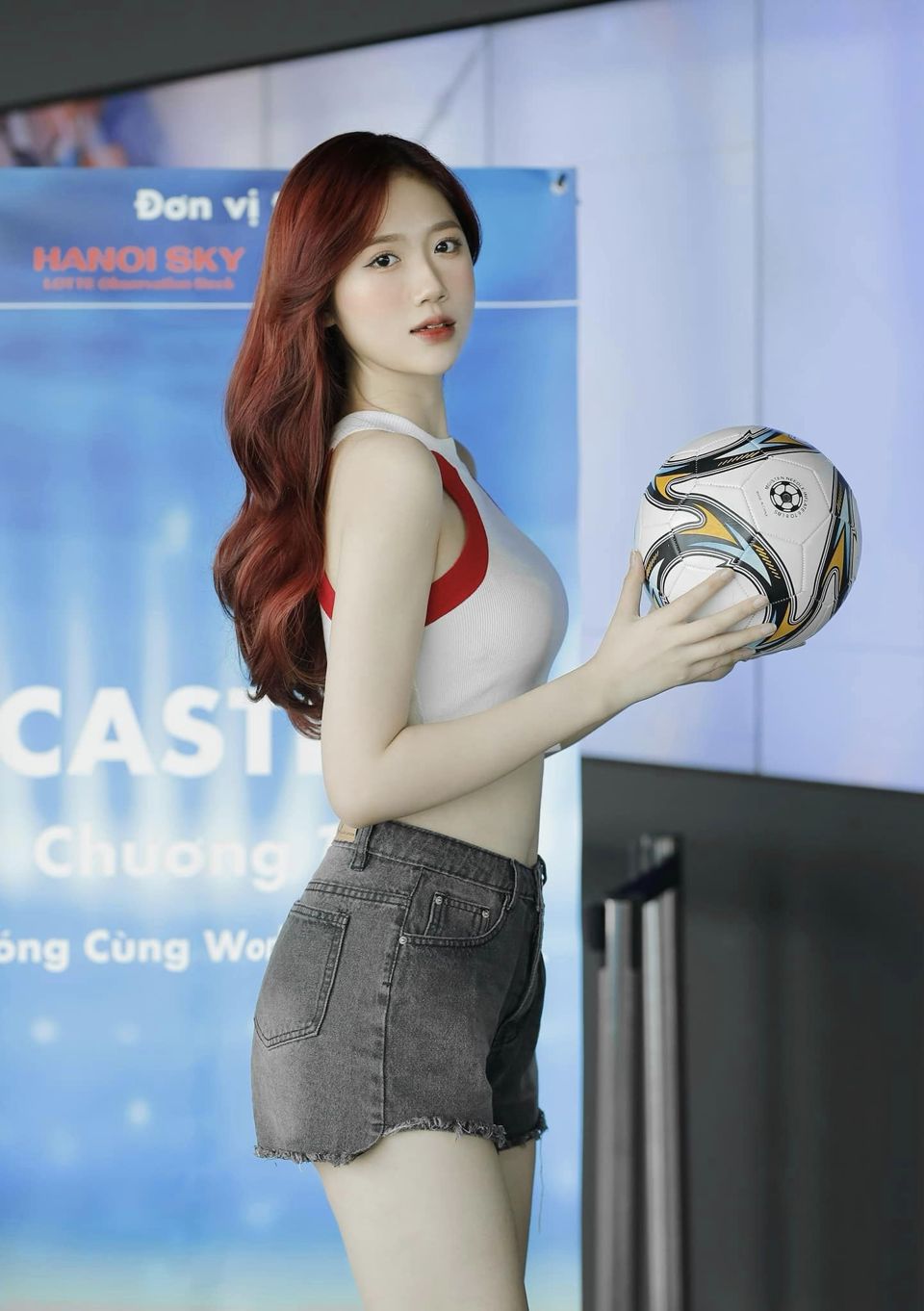 Chân dung 32 "hot girl" đại diện cho các đội tuyển tham dự World Cup 2022 - Ảnh 29