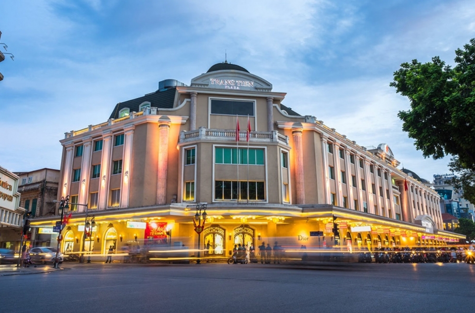 Trung tâm thương mại Tràng Tiền Plaza ngay tại giữa lòng thủ đô thu hút nhiều khách trong và ngoài nước. Ảnh Hưng Khánh