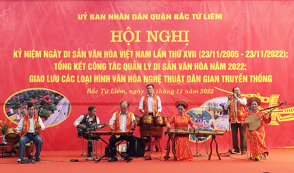 Chương trình ngh&ecirc;̣ thu&acirc;̣t tại l&ecirc;̃ kỷ ni&ecirc;̣m.