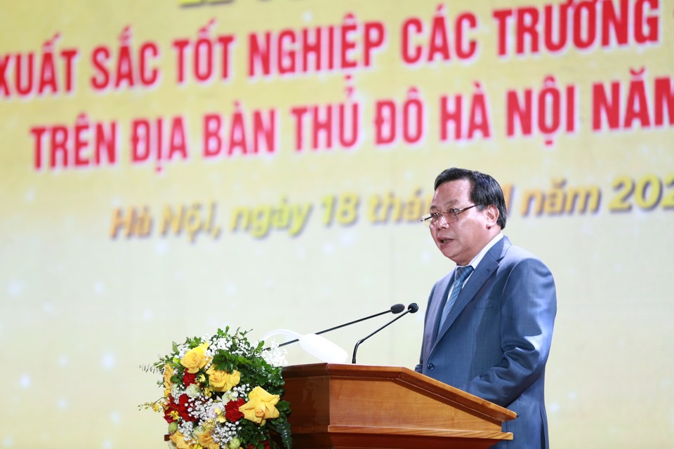 Ph&oacute; B&iacute; thư Th&agrave;nh ủy Nguyễn Văn Phong ph&aacute;t biểu tại buổi lễ.&nbsp;