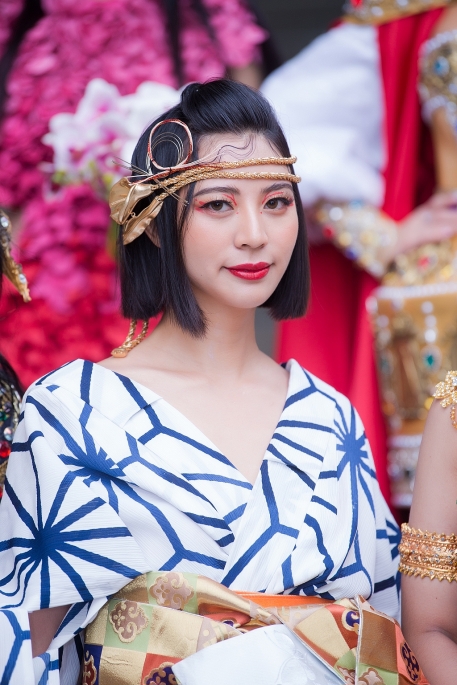 Thí sinh Hoa hậu Du lịch thế giới 2022 trình diễn trang phục dân tộc  - Ảnh 4