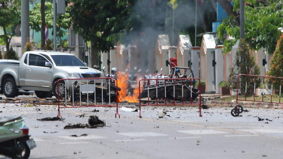 Hiện chưa c&oacute; ai nhận tr&aacute;ch nhiệm về vụ nổ bom tại đồn cảnh s&aacute;t tỉnh Narathiwat ng&agrave;y 22/11. Ảnh: Reuters