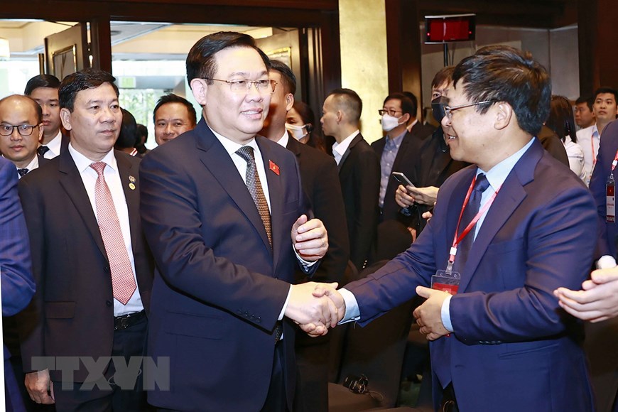Chủ tịch Quốc hội Vương Đ&igrave;nh Huệ đến dự Diễn đ&agrave;n thương mại đầu tư Việt Nam-Philippines. Ảnh: TTXVN