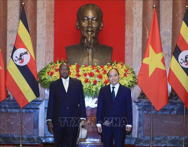 Chủ tịch nước Nguyễn Xu&acirc;n Ph&uacute;c đ&atilde; hội đ&agrave;m với Tổng thống Uganda. Ảnh: TTXVN