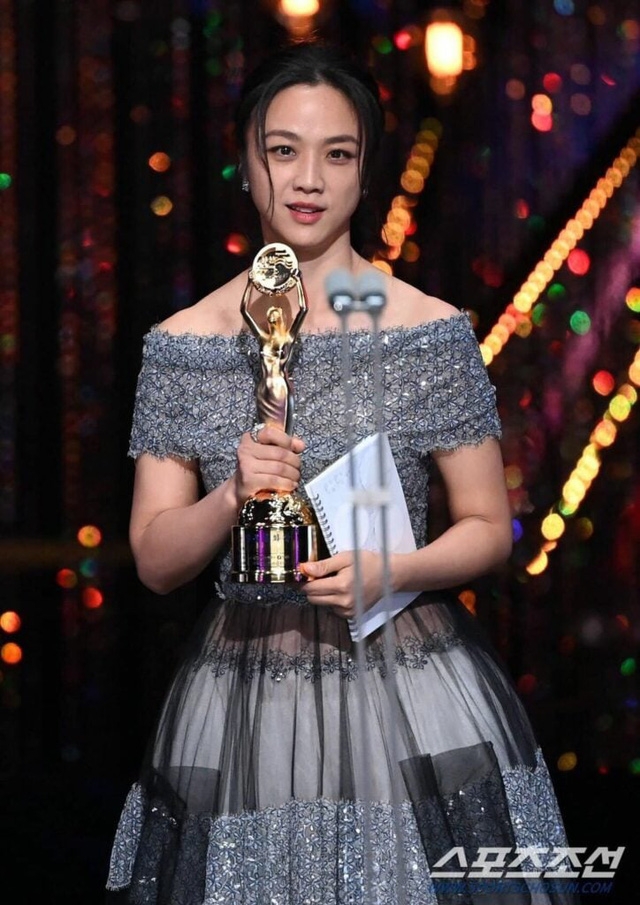 Diễn viên Trung Quốc Thang Duy giành giải điện ảnh danh giá Rồng Xanh xứ Hàn - Ảnh 1