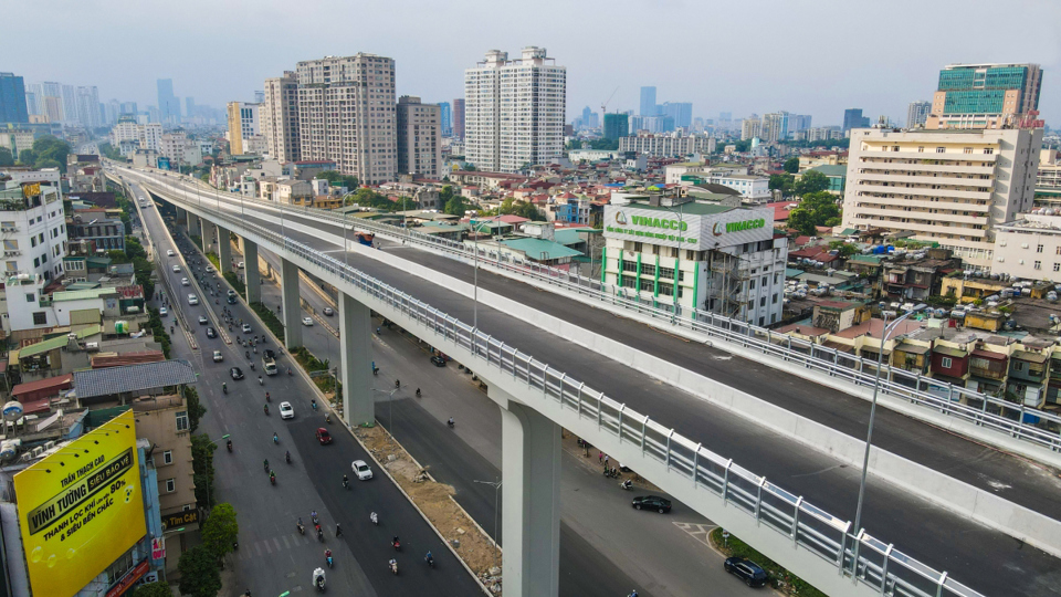 X&acirc;y dựng đường V&agrave;nh đai 2 đoạn Vĩnh Tuy - Ng&atilde; Tư Sở sẽ giảm tải cho cho đường V&agrave;nh đai 3. Ảnh: Quyết Thắng