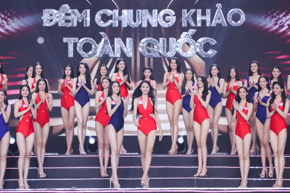Chung khảo Hoa hậu Việt Nam 2022 bị chê - Ảnh 10