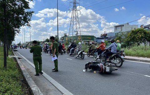 Tai nạn giao thông mới nhất (28/11):Hai xe máy va chạm văng xa hàng chục mét - Ảnh 3