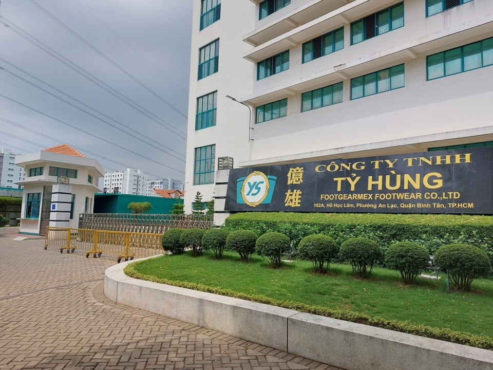 C&ocirc;ng ty TNHH Tỷ H&ugrave;ng th&ocirc;ng b&aacute;o sẽ chấm dứt hợp đồng lao động với 1.185 NLĐ từ ng&agrave;y 1/12/2022. Ảnh: Internet.