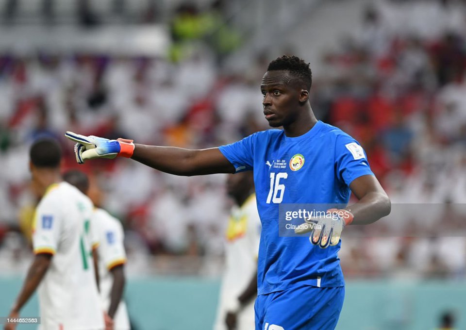 Thủ m&ocirc;n Mendy l&agrave; chốt chặn chất lượng trong khu th&agrave;nh của đội tuyển Senegal.