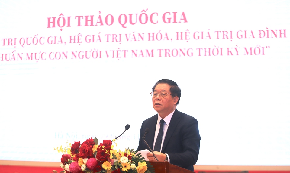 Trưởng ban Tuyên giáo Trung ương Nguyễn Trọng Nghĩa phát biểu tại hội nghị. Ảnh: Lại Tấn
