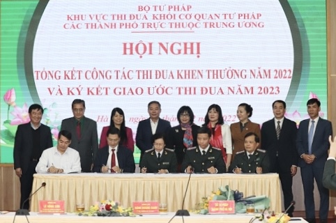 Khu vực thi đua c&aacute;c th&agrave;nh phố trực thuộc Trung ương k&yacute; kết giao ước thi đua năm 2023