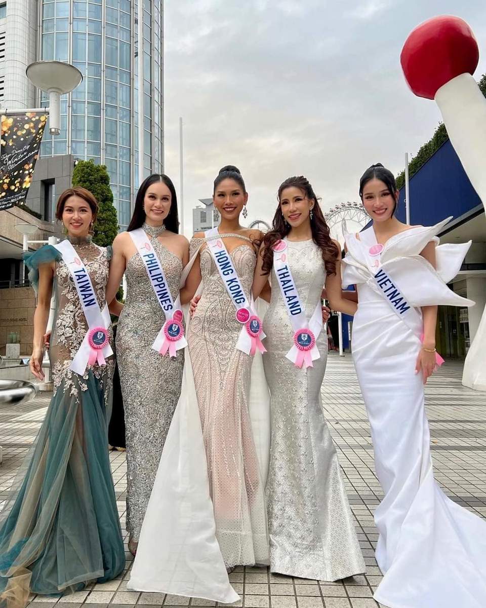 Phương Anh và thí sinh Miss International 2022 dậy từ 3 giờ sáng đi ghi hình - Ảnh 5