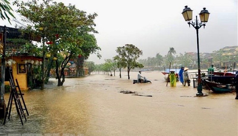 TP Hội An (tỉnh Quảng Nam) bị ngập do mưa lớn k&eacute;o d&agrave;i.