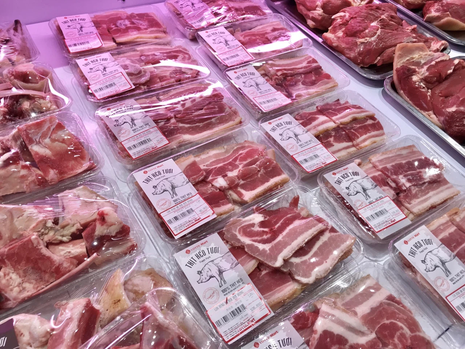 Nhập khẩu thịt lợn v&agrave; thịt gia cầm về Việt Nam tiếp tục giảm. Ảnh minh họa