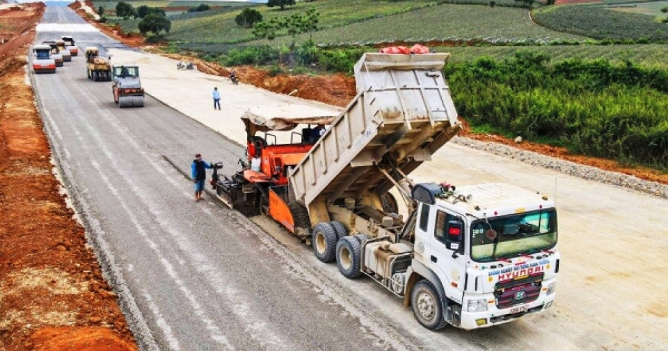 Mục ti&ecirc;u Bộ GTVT đưa ra l&agrave; khởi c&ocirc;ng to&agrave;n bộ 25 g&oacute;i thầu cao tốc Bắc - Nam ph&iacute;a Đ&ocirc;ng trước Tết Nguy&ecirc;n đ&aacute;n.