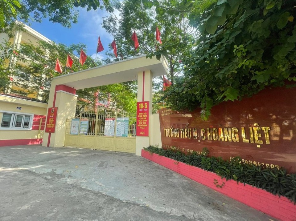 Trường Tiểu học Hoàng Liệt, quận Hoàng Mai- nơi xảy ra hiện tượng nhóm học sinh lớp 3 thử thuốc lá điện tử và phải nhập viên