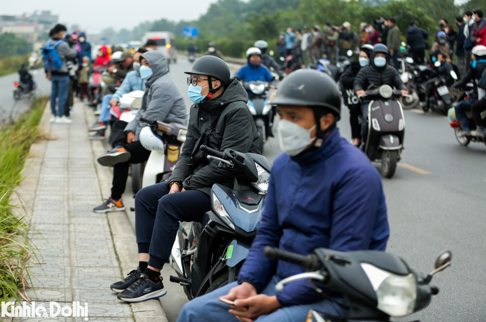 Đ&aacute;ng ch&uacute; &yacute;, tại Lễ khai mạc Triển l&atilde;m Quốc ph&ograve;ng quốc tế Việt Nam 2022,&nbsp;c&aacute;c bi&ecirc;n đội Su-30MK2 v&agrave; trực thăng vũ trang của Kh&ocirc;ng qu&acirc;n nh&acirc;n d&acirc;n Việt Nam&nbsp;c&oacute; m&agrave;n tr&igrave;nh diễn đẹp mắt, ấn tượng tr&ecirc;n bầu trời,&nbsp; thu h&uacute;t nhiều người d&acirc;n Thủ đ&ocirc;.