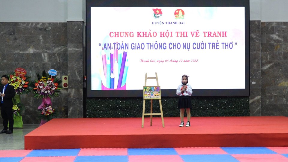 Nhiều t&aacute;c phẩm đặc sắc lọt v&ograve;ng chng khảo Hội thi vẽ tranh "An to&agrave;n giao th&ocirc;ng cho nụ cười trẻ thơ".