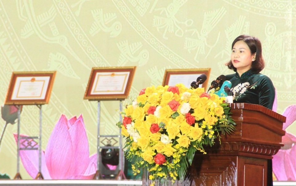 Ph&oacute; B&iacute; thư Thường trực Th&agrave;nh ủy H&agrave; Nội Nguyễn Thị Tuyến ph&aacute;t biểu tại buổi lễ.