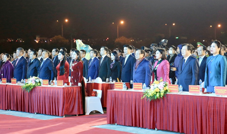 Huyện Mê Linh đón nhận danh hiệu đạt chuẩn nông thôn mới - Ảnh 1
