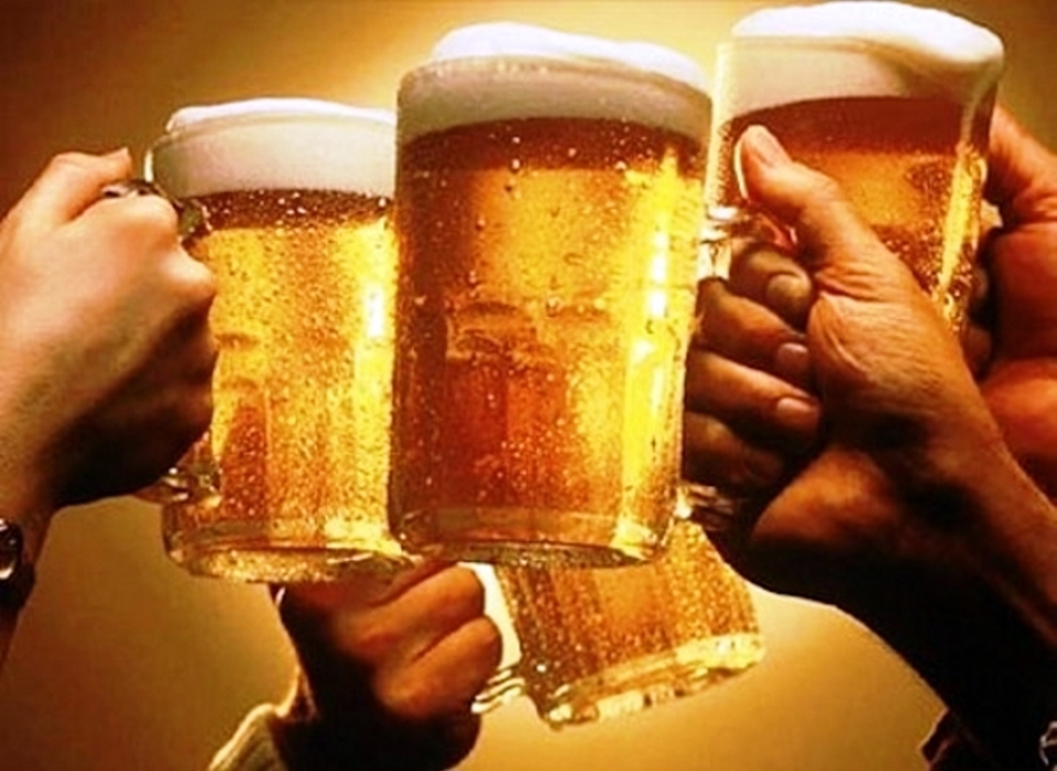 Cần c&oacute; chế t&agrave;i ngăn chặn vấn nạn sử dụng rượu bia khi l&aacute;i xe từ "đầu nguồn".