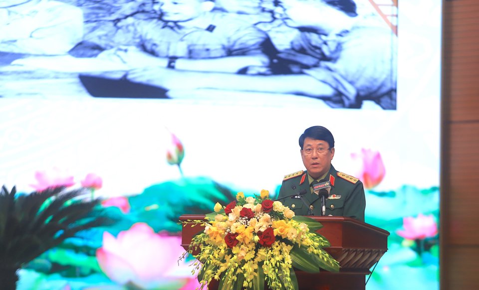 Đại tướng Lương Cường Chủ nhiệm -Tổng cục Ch&iacute;nh trị QĐND Việt Nam ph&aacute;t biểu chỉ đạo tại hội thảo.