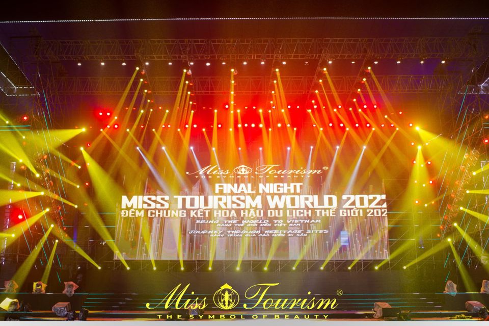 S&acirc;n khấu đ&ecirc;m chung kết Miss Tourism World 2022