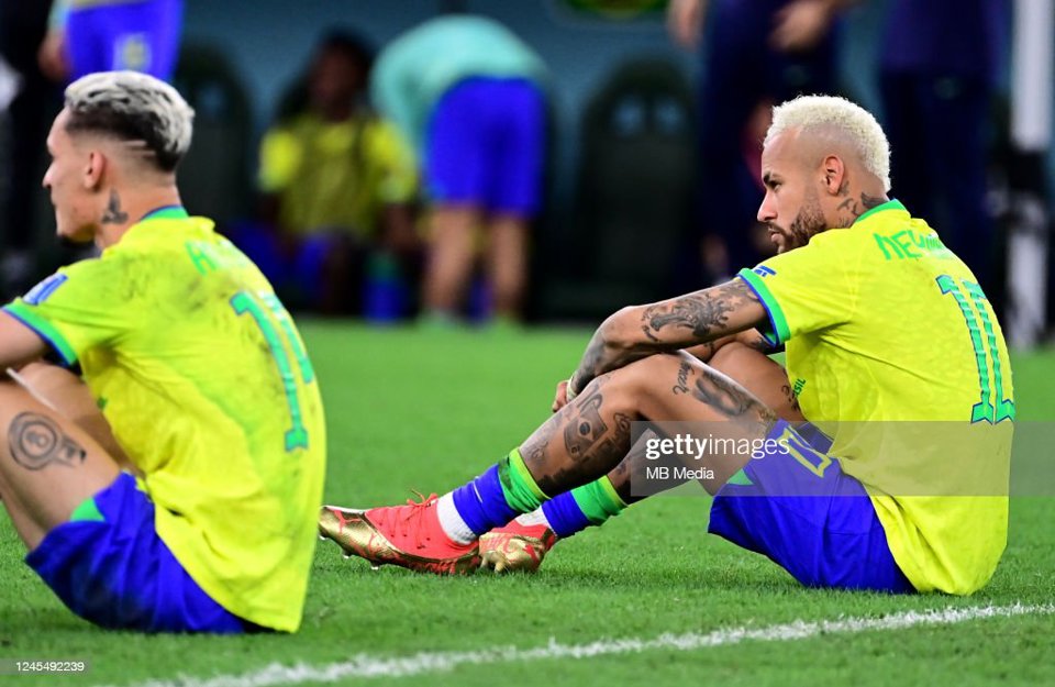 Neymar khóc nức nở sau trận thua trước tuyển Croatia - Ảnh 4