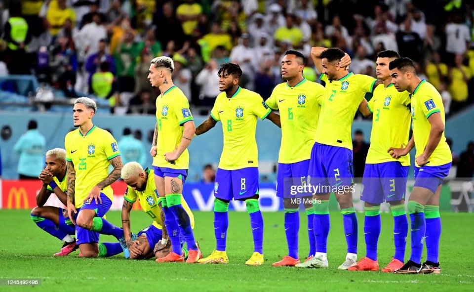 Neymar khóc nức nở sau trận thua trước tuyển Croatia - Ảnh 3