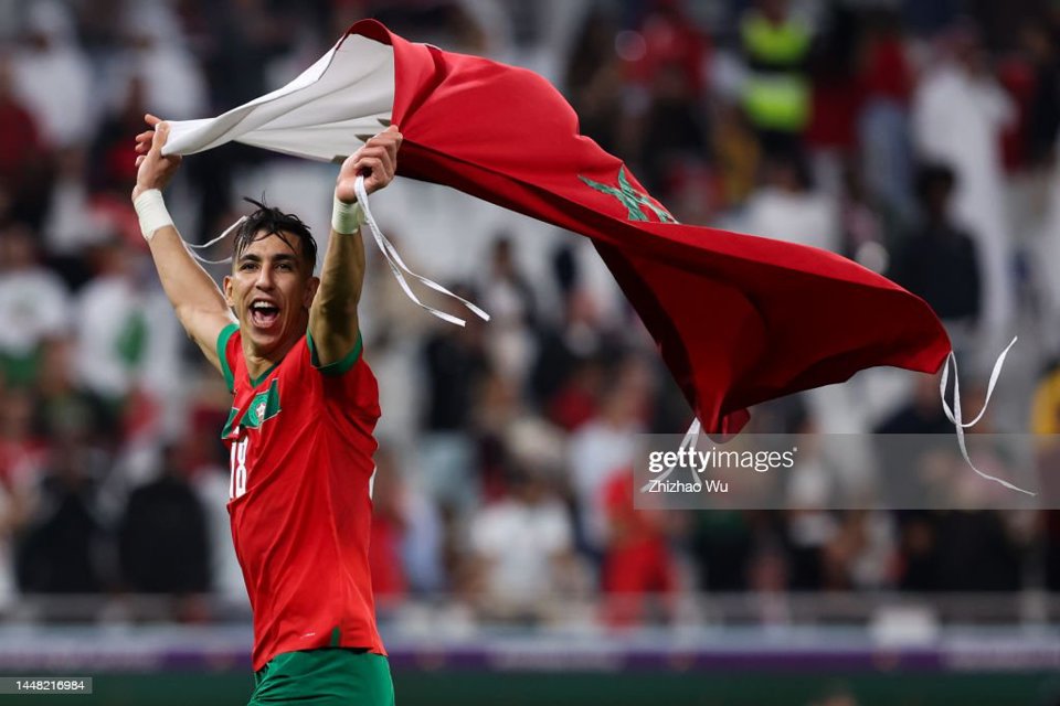 Niềm vui của cầu thủ tuyển Maroc khi lần đầu ti&ecirc;n lọt v&agrave;o tới v&ograve;ng b&aacute;n kết.