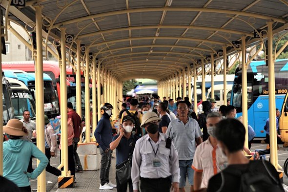 Hà Nội chuẩn bị 2.500 lượt xe phục vụ người dân đi lại dịp Tết - Ảnh 1