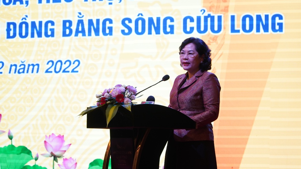 Thống đốc NHNN Nguyễn Thị Hồng ph&aacute;t biểu chỉ đạo tại hội nghị.