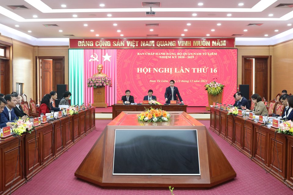 Ph&oacute; B&iacute; thư Quận ủy, Chủ tịch UBND Nam Từ Li&ecirc;m Nguyễn Huy Cường ph&aacute;t biểu tại Hội nghị