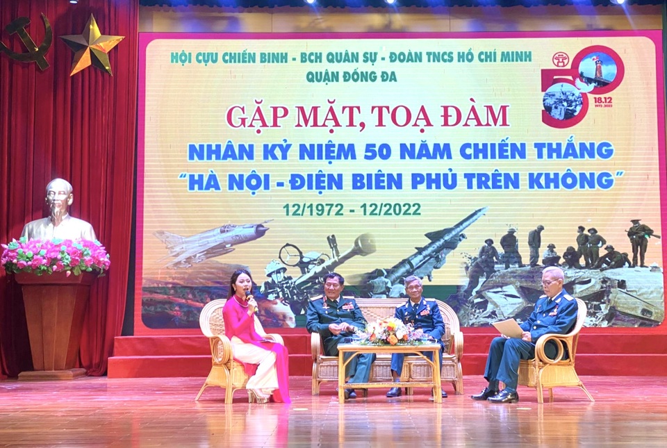 Quang cảnh buổi gặp mặt, giao lưu, toạ đàm.